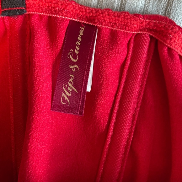 Red black satin lace corset lingerie top - Picture 4 of 6